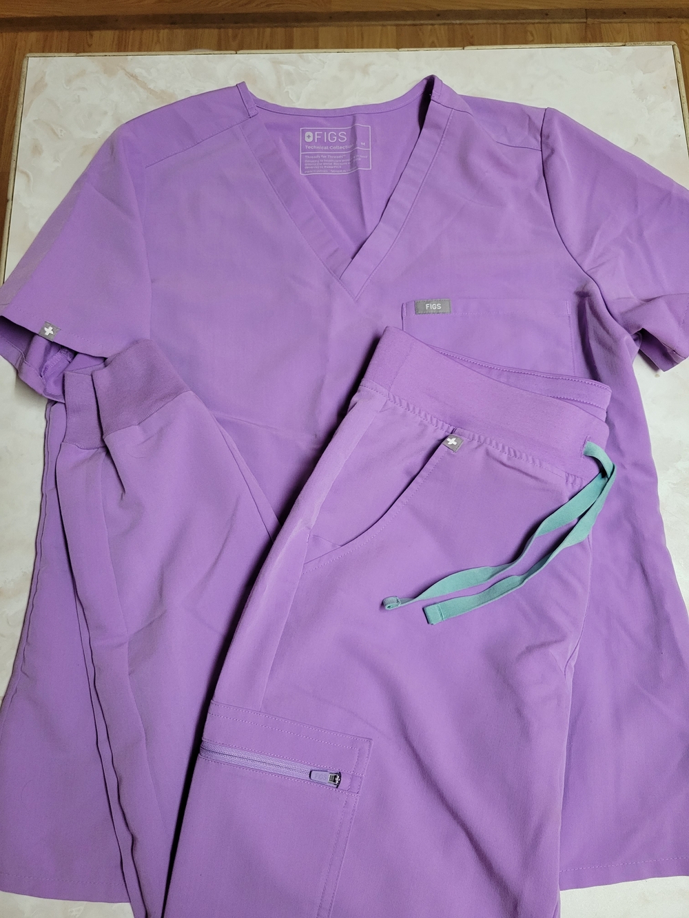 FIGS Limited Edition Lilac Dawn Scrub Set M Top S Tall Zamora Jogger Pants